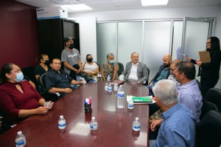 Atienden a vecinos de Otay Centenario