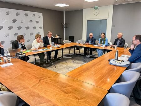 Realiza gira de trabajo Gobernadora en Francia