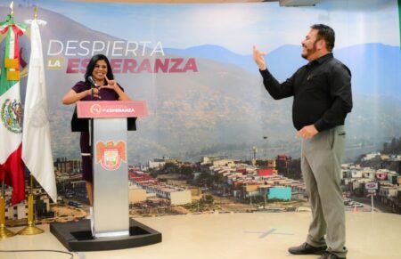 Escuelas municipales de Tijuana cuentan con intérpretes
