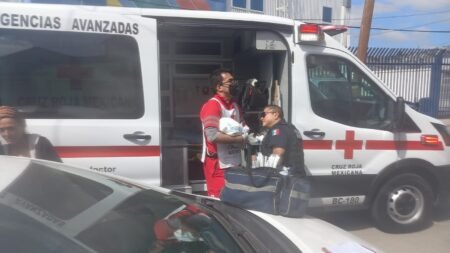 Policías municipales auxilian labor de parto