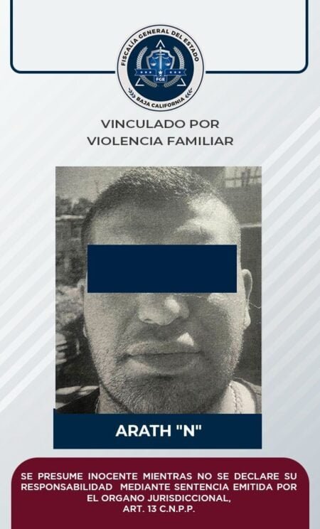 Quería ahorcar a su esposa frente a su hijo