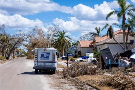 Ex empleada del Servicio Postal admite haber robado correos