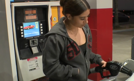 Anuncian descenso en el precio de la gasolina
