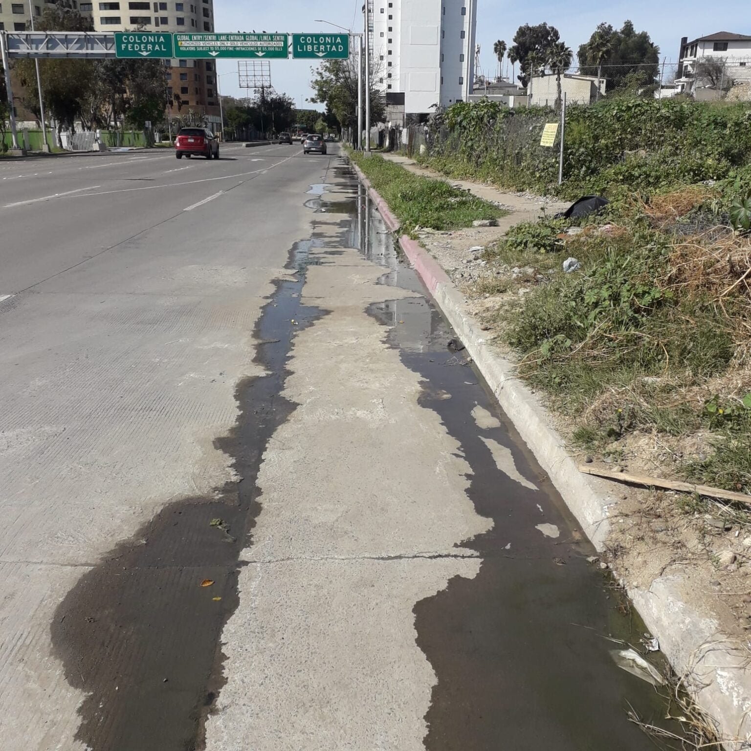 Colocan sello de clausura a empresa en la Libertad tras derrame residual