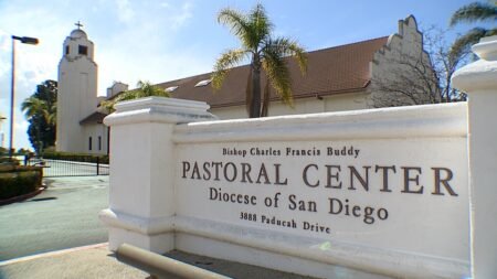 Demandas de abuso sexual tienen al borde de la bancarrota a la Arquidiócesis de San Diego