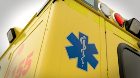Rescatan a adulto mayor que sufrió accidente mientras hacía hiking