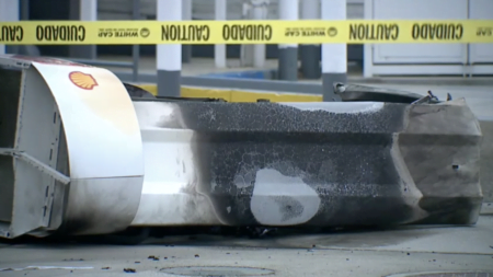 Cierra gasolinera tras ser impactada por un vehículo