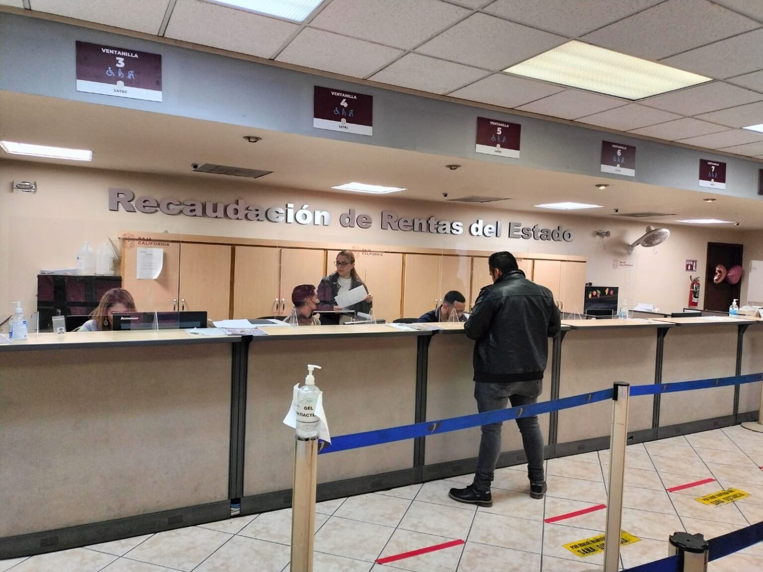 Invita SAT a revalidar tarjeta de circulación