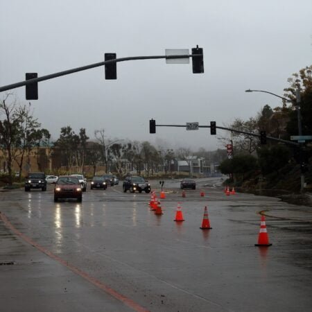 San Diego cerró vialidades previo a la tormenta