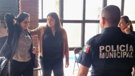 Realizan talleres de defensa personal en cafés de Playas de Tijuana