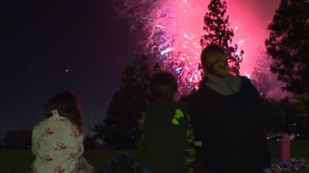 Regresa espectaculos de luces a Mira Mesa tras 3 años