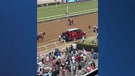 Jockey lesionado tras caída en Del Mar