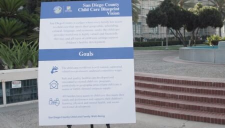 El condado anuncia un nuevo plan de cuidado infantil para ayudar a las familias