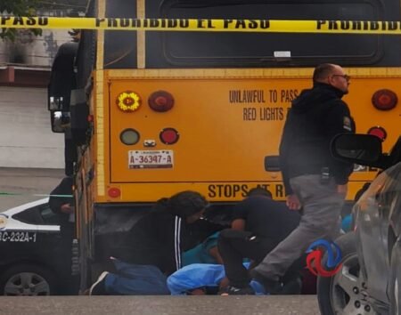 Muere menor atropellado por autobús escolar