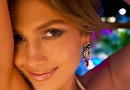 Jennifer López se burla de sus matrimonios con su nuevo vídeo