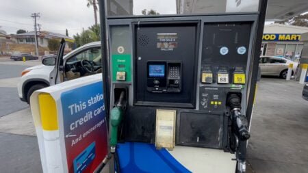 Se mantienen precios de la gasolina en San Diego