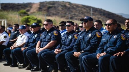 Bomberos se capacitan para homologar atención binacional en incendios forestales