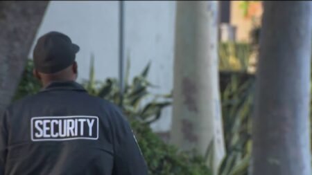 Investigan intento de secuestro en el estacionamiento del centro comercial Mission Valley