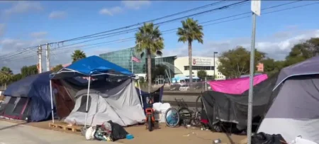 El Consejo de Chula Vista aprueba restricciones a los campamentos