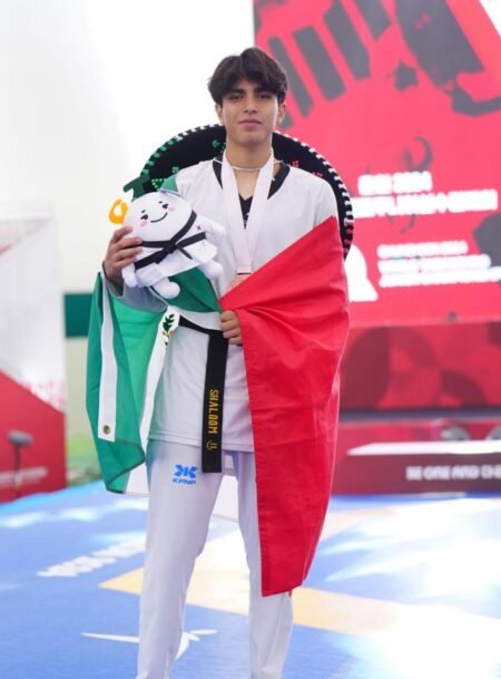 Gana medalla de bronce David Valdés en Mundial Juvenil de Taekwondo en Corea