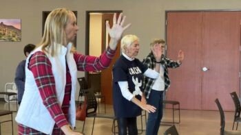 Talleres Gratuitos en el Condado de San Diego Buscan Prevenir Caídas en Adultos Mayores