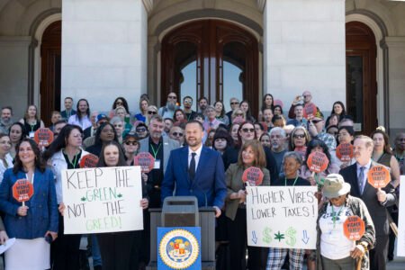 Nueva Ley en California Alivia Crisis Financiera de la Industria del Cannabis