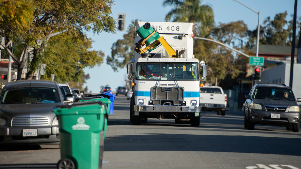 Últimos Dos Días para que Propietarios en San Diego Seleccionen Nuevos Botes de Basura