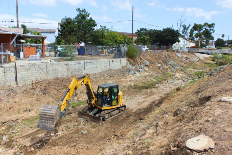 San Diego se prepara ante pronóstico de lluvias e insta a residentes a prevenir inundaciones