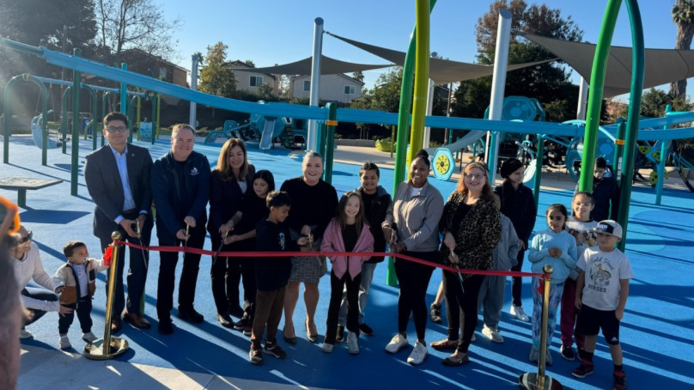 San Ysidro celebra renovación del Coral Gate Neighborhood Park con ceremonia de corte de cinta