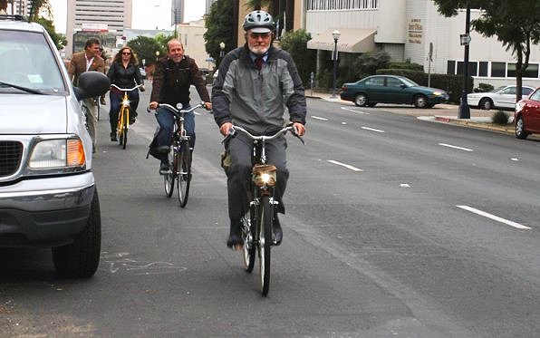 El Condado de San Diego recibe subvención estatal para fortalecer la seguridad de peatones y ciclistas